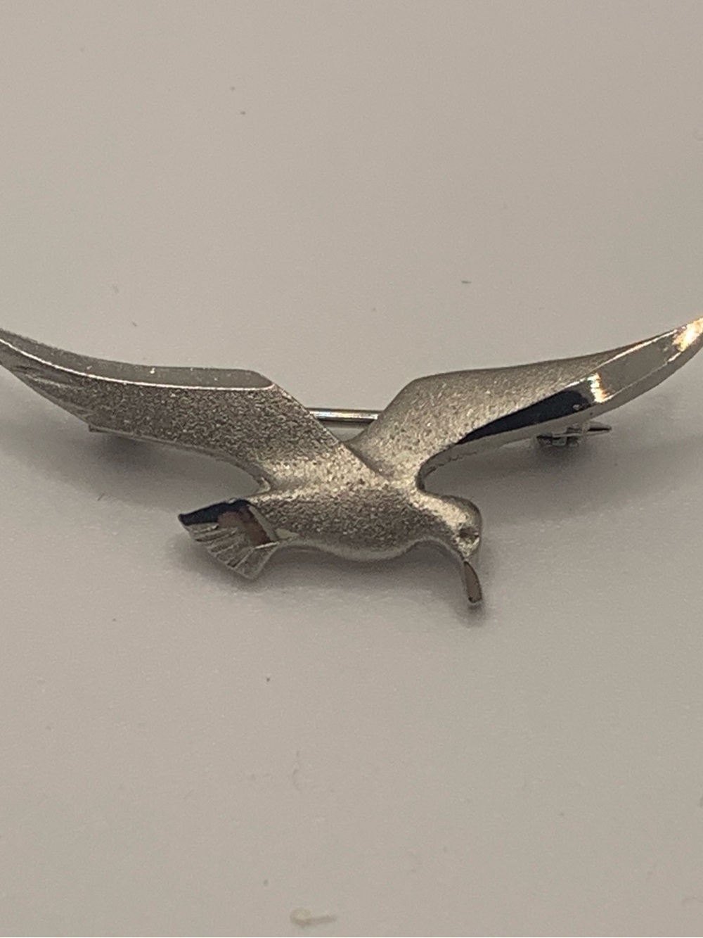 Silver Seagull Bird Pin Brooch - Sleek Metal Bird Accessory